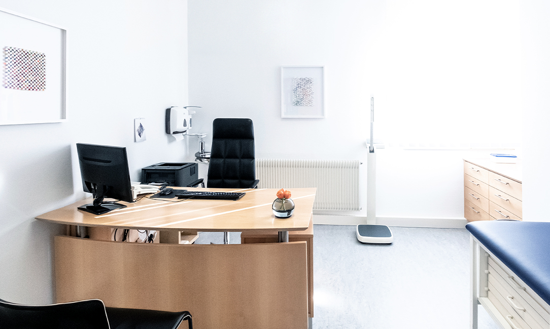 Praxis Schreibtisch